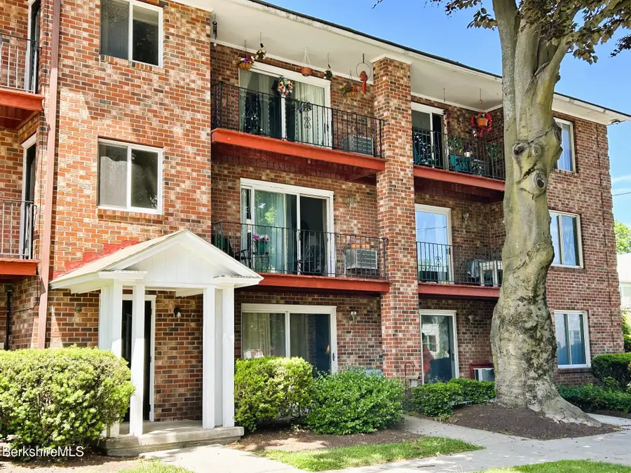 106 E Housatonic St #3, Pittsfield, MA 01201 - #2
