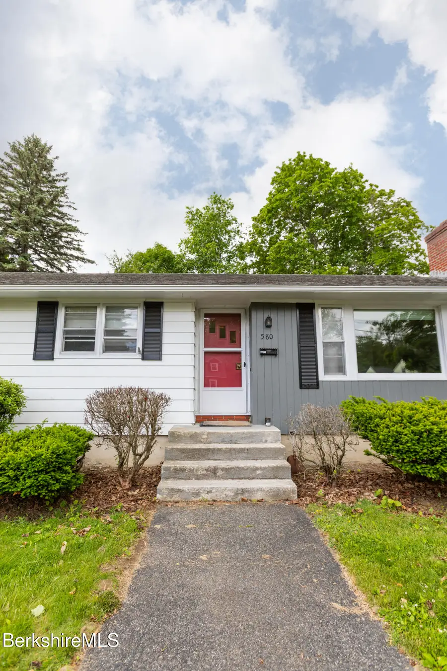 580 Elm St, Pittsfield, MA 01201 - #2