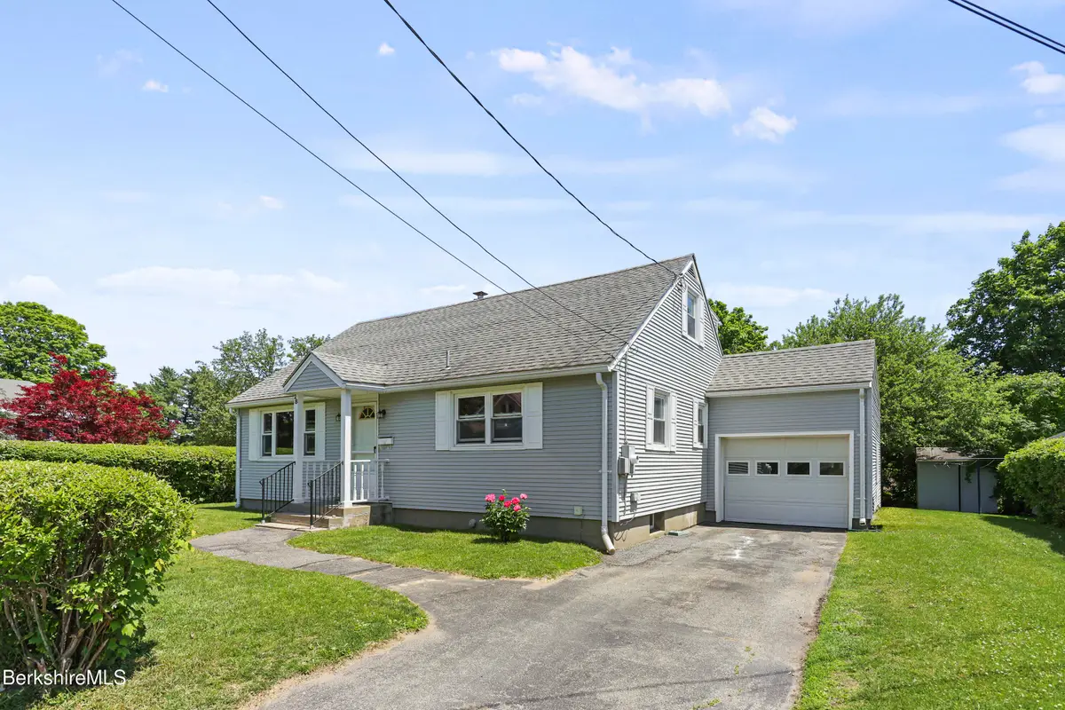28 Calumet St, Pittsfield, MA 01201 - #1