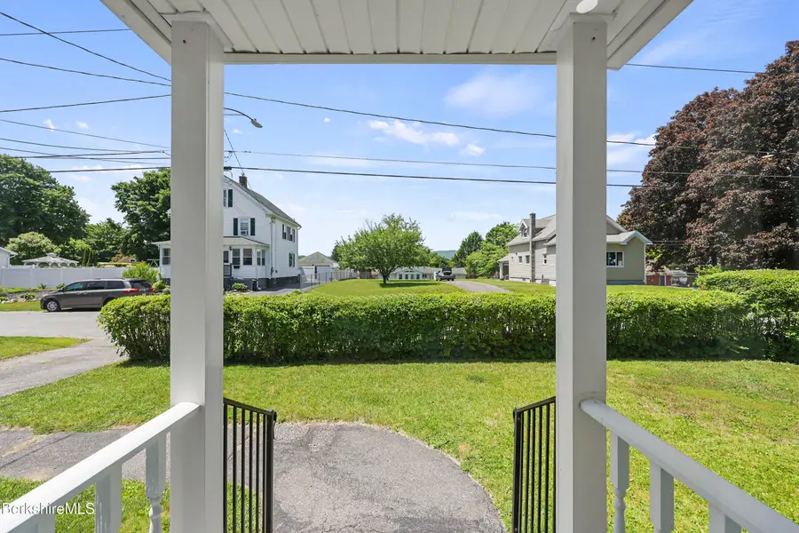 28 Calumet St, Pittsfield, MA 01201 - #3
