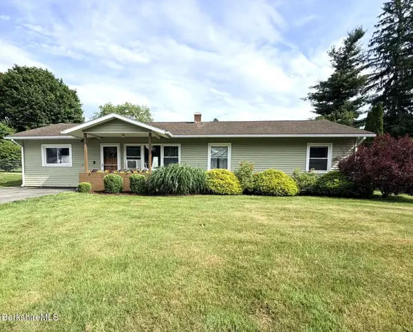 29 Norwich Dr, Dalton, MA 01226