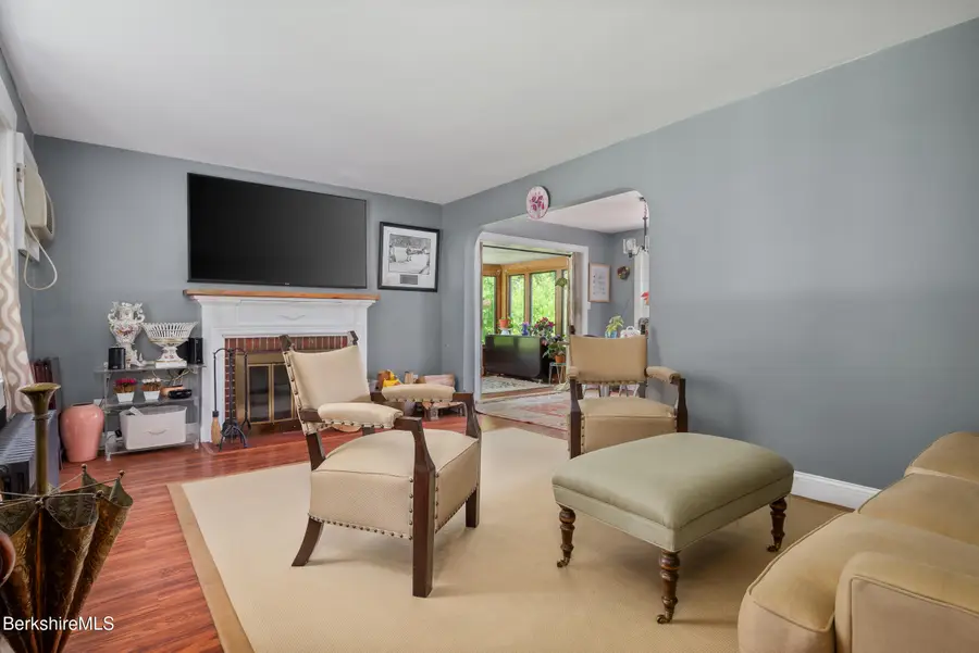 19 Roselyn Dr, Pittsfield, MA 01201 - #3