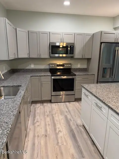 11 Hathaway St, North Adams, MA 01247 - #3