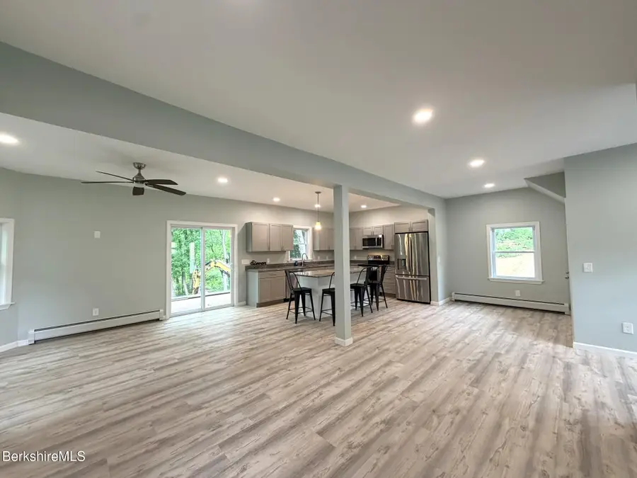 11 Hathaway St, North Adams, MA 01247 - #3