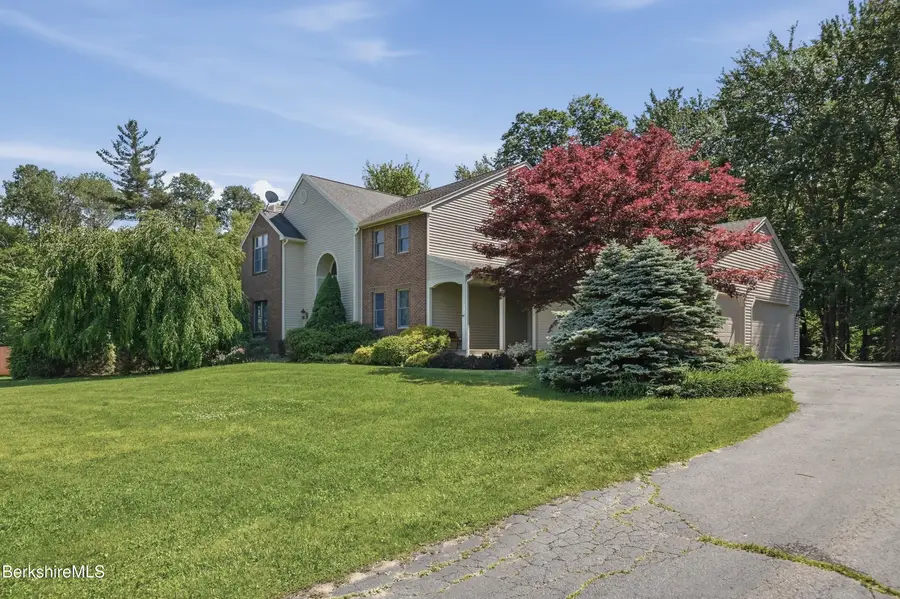 36 Meadow Ridge Dr, Pittsfield, MA 01201 - #2