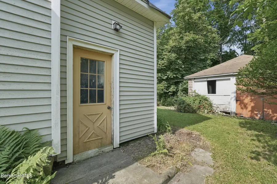 110 Elizabeth St, Pittsfield, MA 01201 - #3