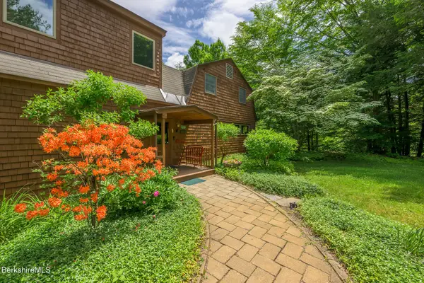 3 Cone Hill Rd, West Stockbridge, MA 01266