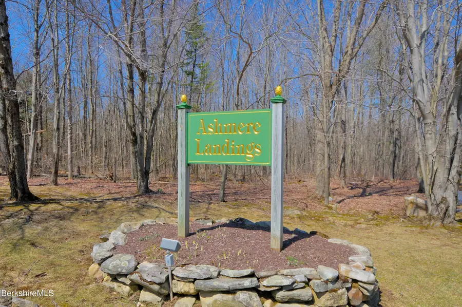 275 Pine Cone Ln, Hinsdale, MA 01235 - #2