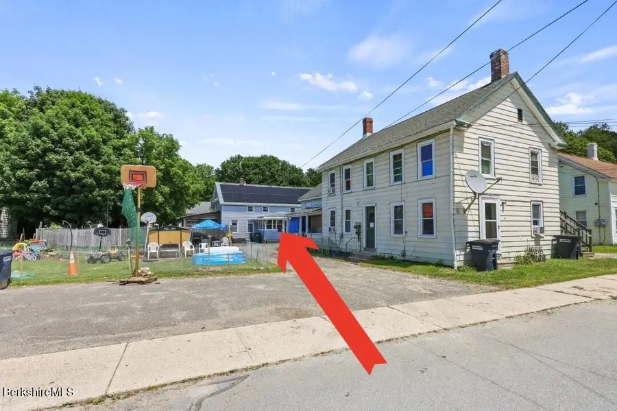 8 Glenn St, Adams, MA 01220 - #2