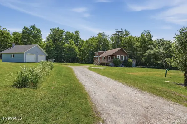 4 David Dr, Peru, MA 01235