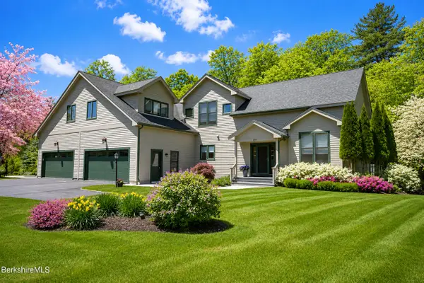 650 Mallard Ln, Lee, MA 01238