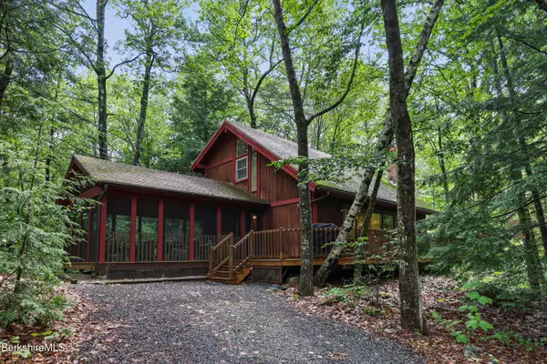 545 Leisure Lee Rd, Lee, MA 01238