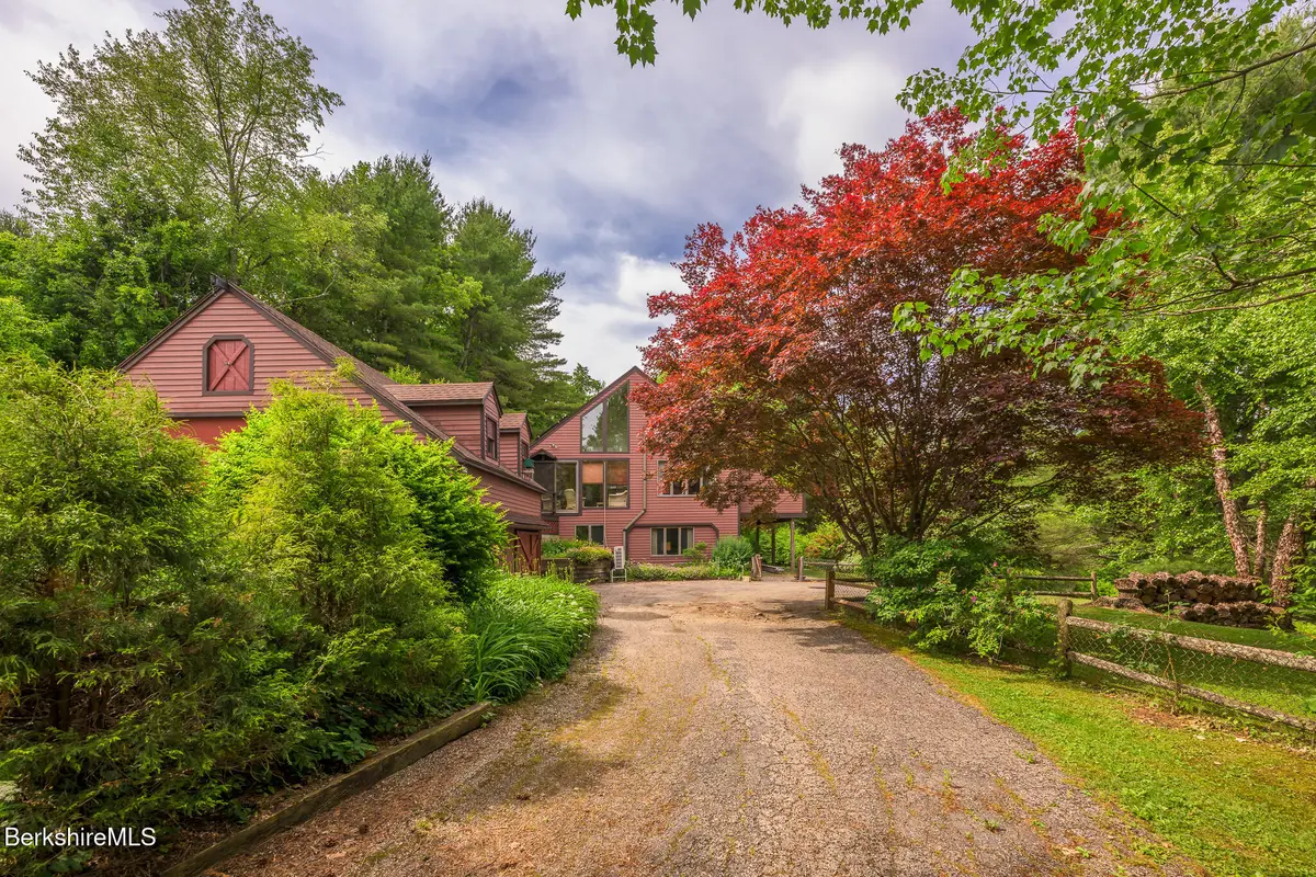 6 Manitauk Heights, Stockbridge, MA 01262 - #1