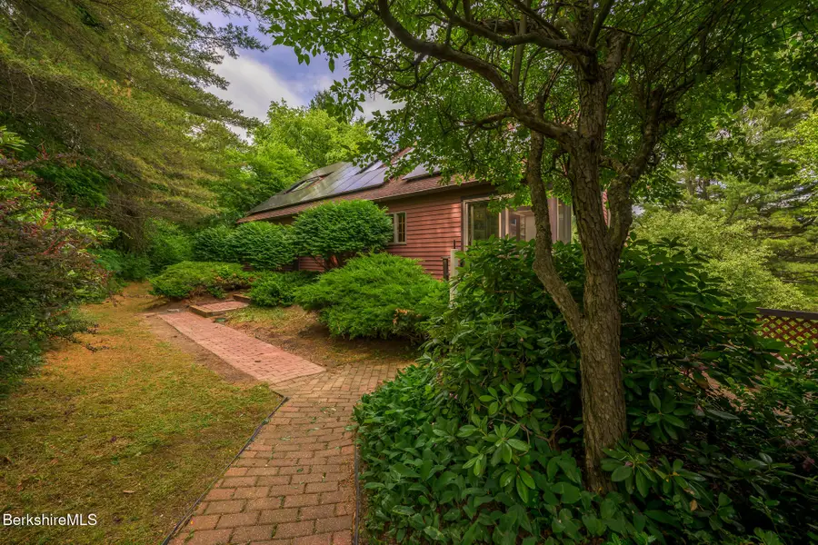 6 Manitauk Heights, Stockbridge, MA 01262 - #2