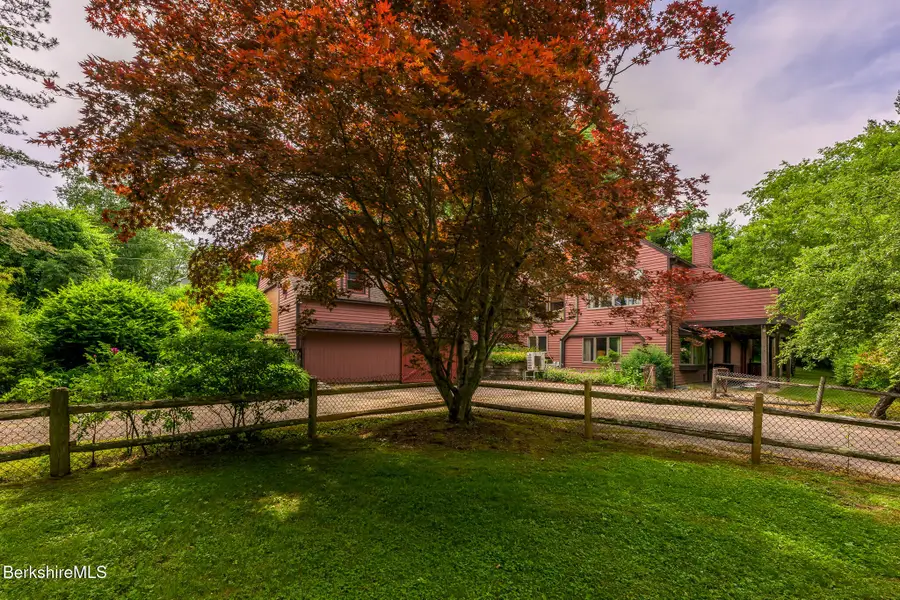 6 Manitauk Heights, Stockbridge, MA 01262 - #3