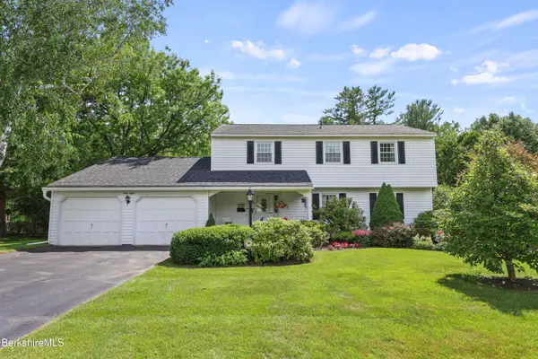 48 Brookside Dr, Pittsfield, MA 01201