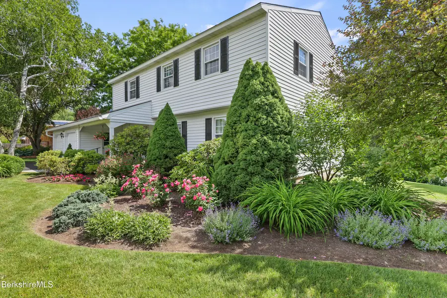 48 Brookside Dr, Pittsfield, MA 01201 - #2