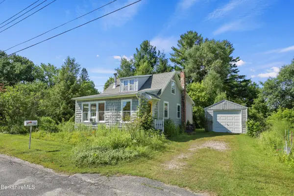 34 Cummings Ave, Pittsfield, MA 01201