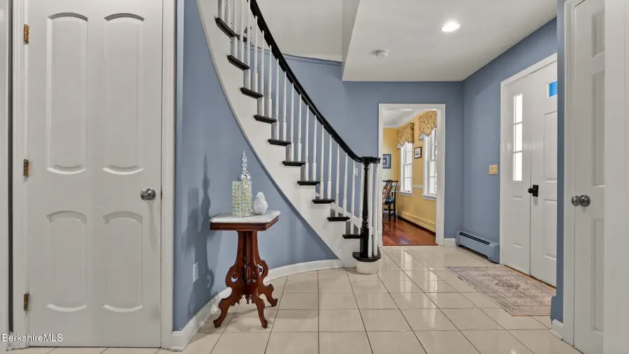 145 Leona Dr, Pittsfield, MA 01201 - #3