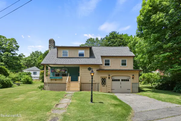 14 Prospect St, Great Barrington, MA 01230