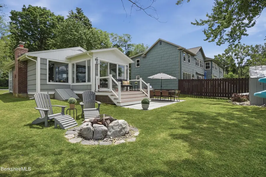 595 Lakeway Dr, Pittsfield, MA 01201 - #3