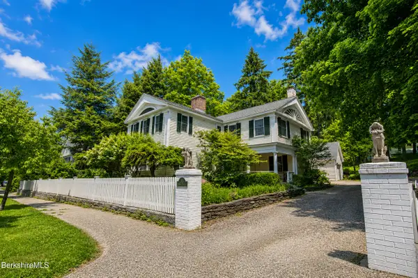 53 Main St, Stockbridge, MA 01262