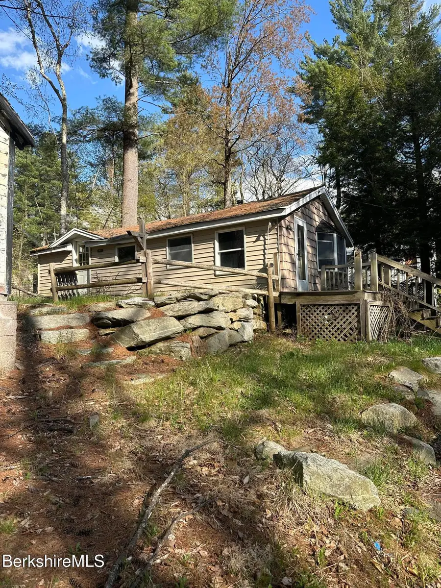 43 Brook Ln, Becket, MA 01223 - #2