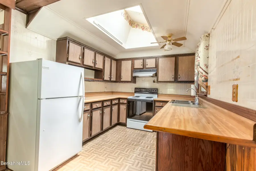 488 East St, Dalton, MA 01226 - #3