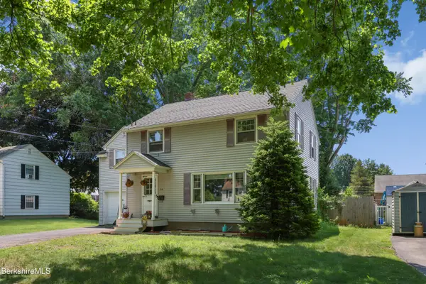 24 Marlboro Dr, Pittsfield, MA 01201