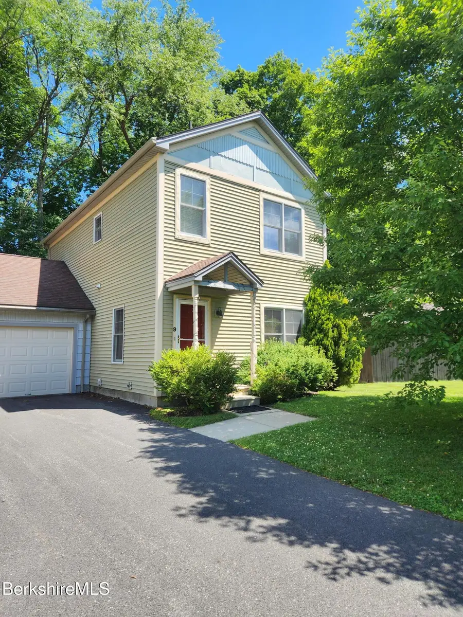 9 Stanley Dr, Great Barrington, MA 01230 - #2