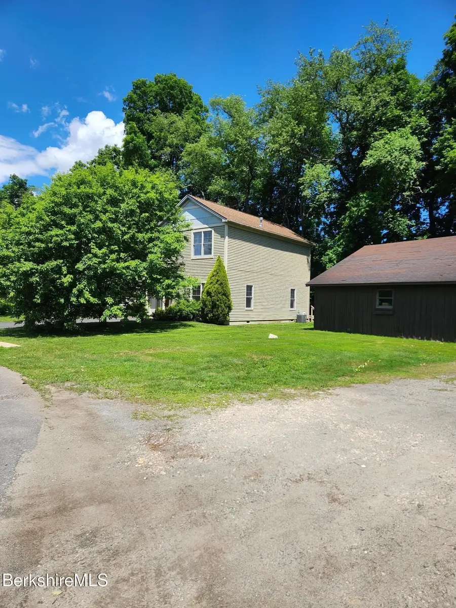 9 Stanley Dr, Great Barrington, MA 01230 - #3