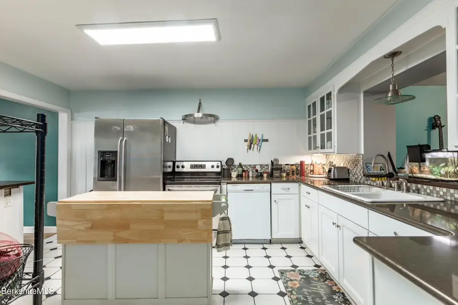 5 Putnam Ave, Pittsfield, MA 01201 - #2