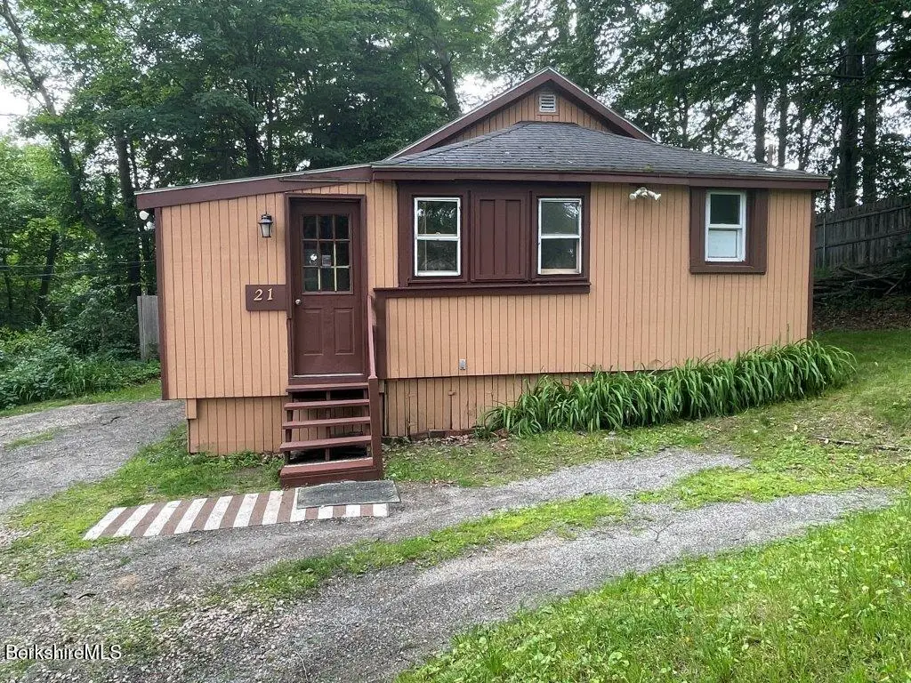 21 Woodleigh Rd, Pittsfield, MA 01201 - #1