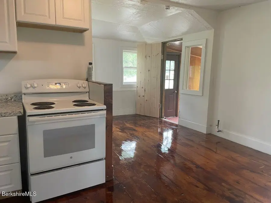 21 Woodleigh Rd, Pittsfield, MA 01201 - #3