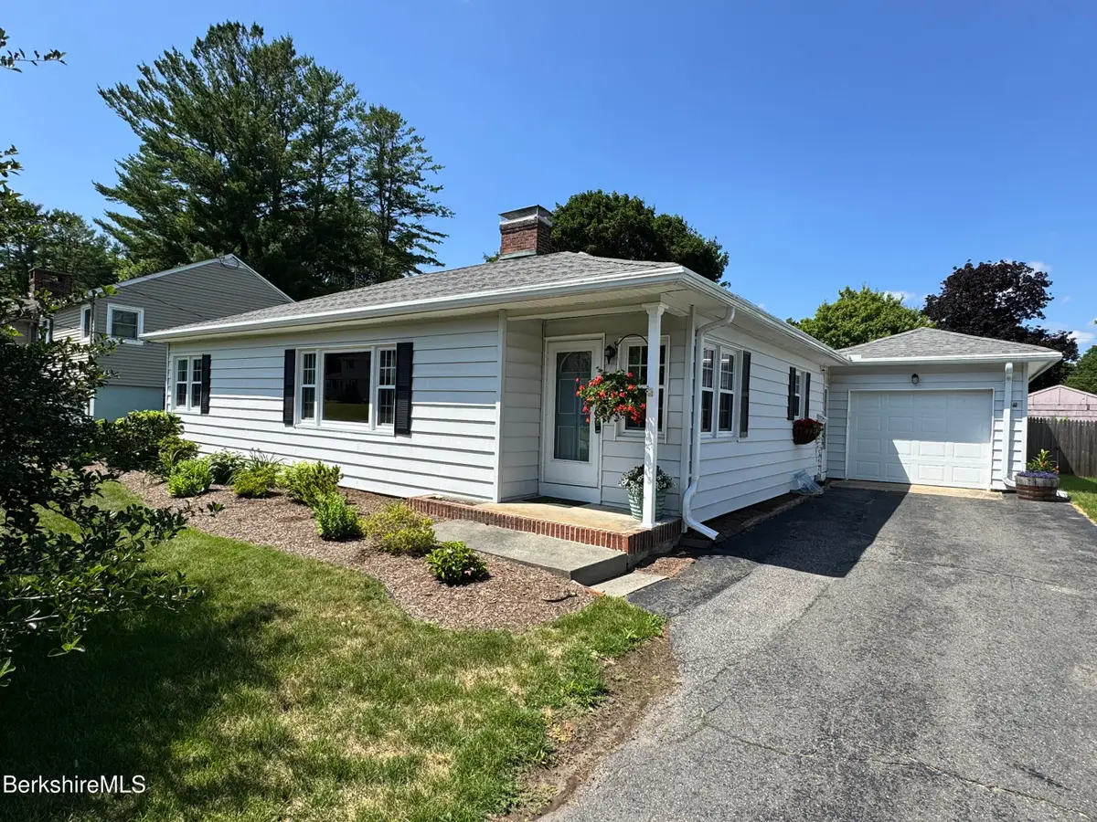 112 Gamwell Ave, Pittsfield, MA 01201 - #1