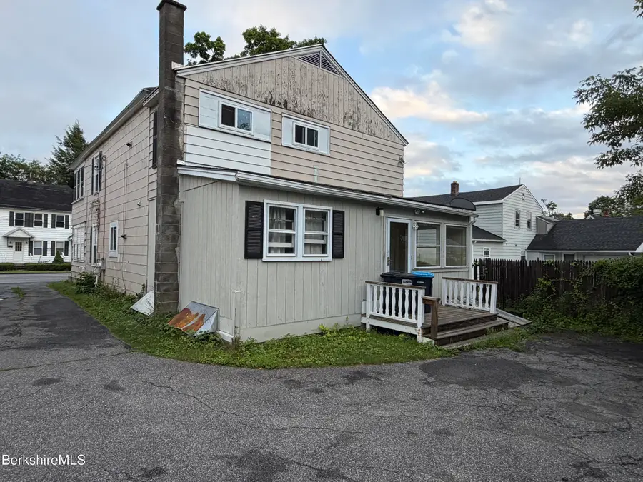 21-23 Newell St, Pittsfield, MA 01201 - #3