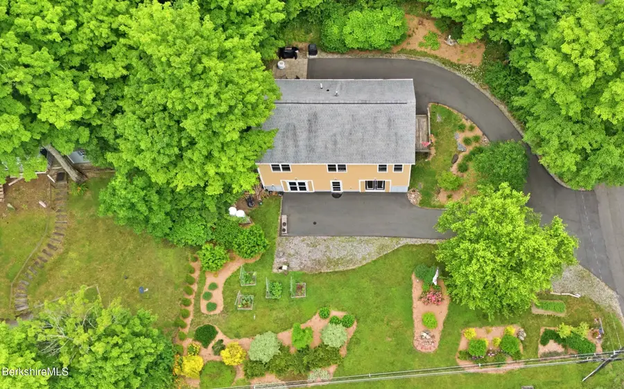 26 Mahkeenac Rd, Stockbridge, MA 01262 - #3