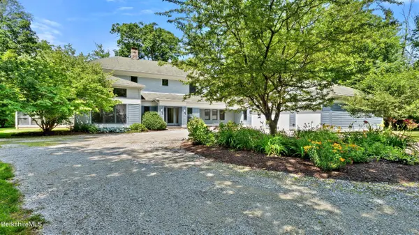 16 Old Tree Farm Rd, Stockbridge, MA 01262
