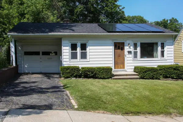 3 West St, Adams, MA 01220