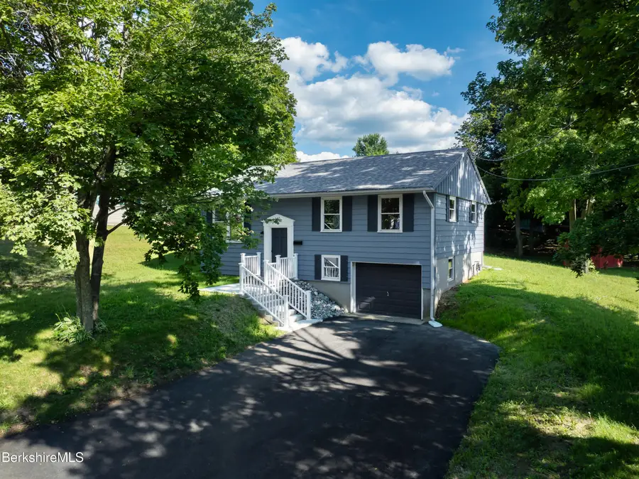 142 Franklin St, North Adams, MA 01247 - #2