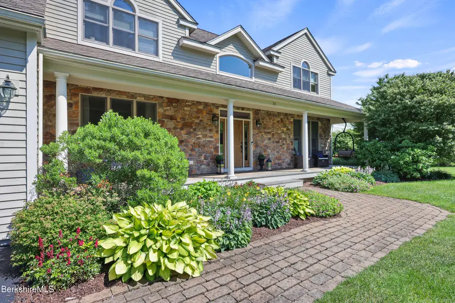 35 Meadow Ridge Dr, Pittsfield, MA 01201 - #3