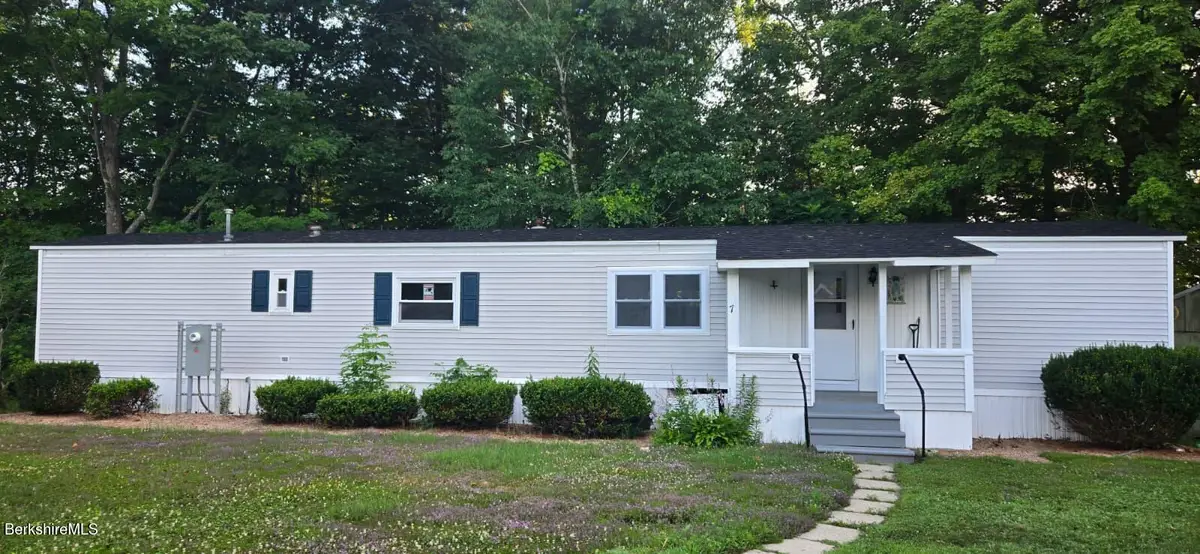 7 Ash Ln, Pittsfield, MA 01201 - #1