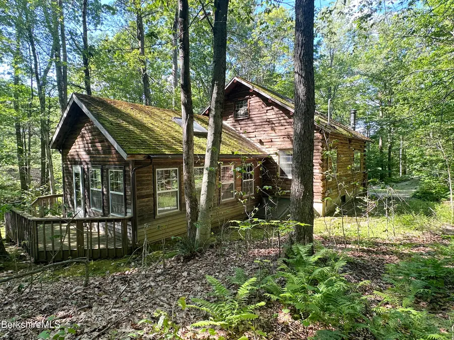 220 Antelope Dr, Lee, MA 01238 - #3