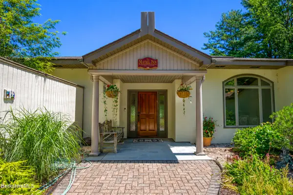 14 Fairway Dr, Lenox, MA 01240