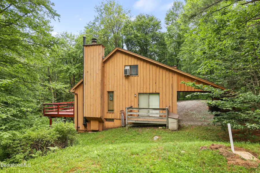 83 Beech Tree Ln, Becket, MA 01223 - #2