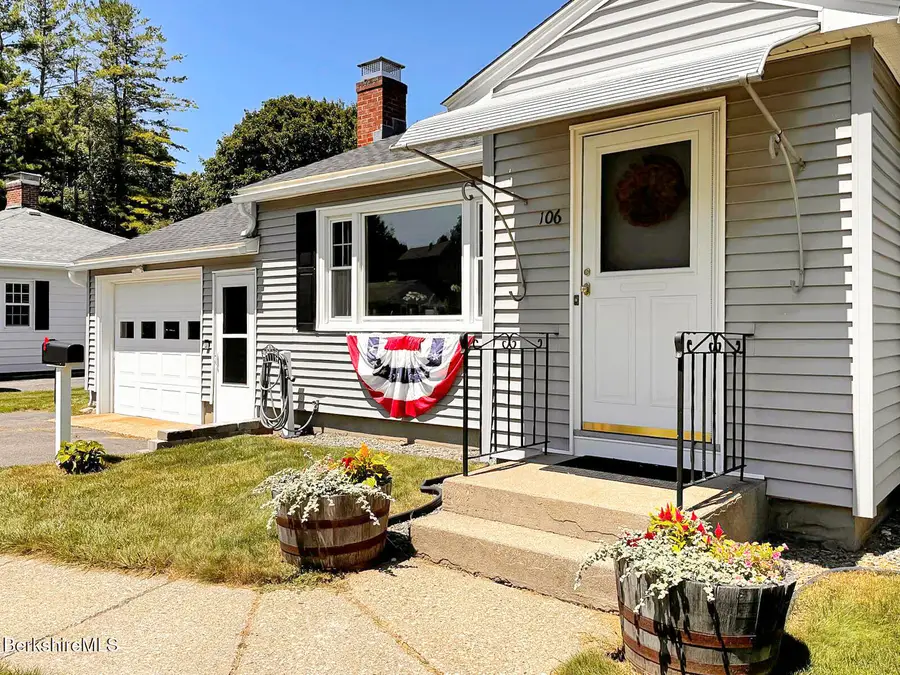 106 Gamwell Ave, Pittsfield, MA 01201 - #3