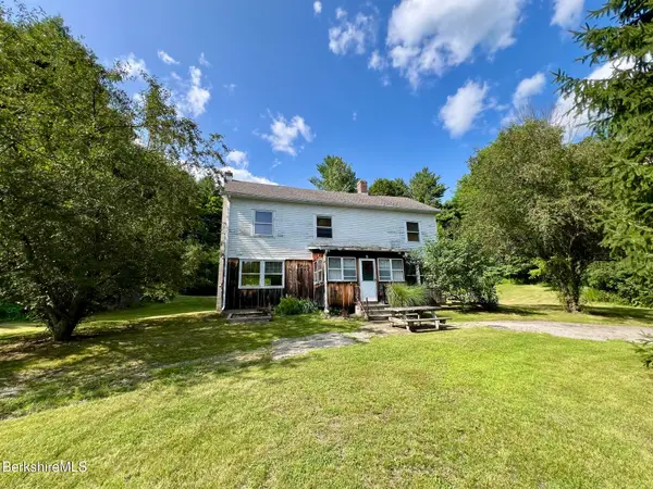 5 Apple St, Stockbridge, MA 01262