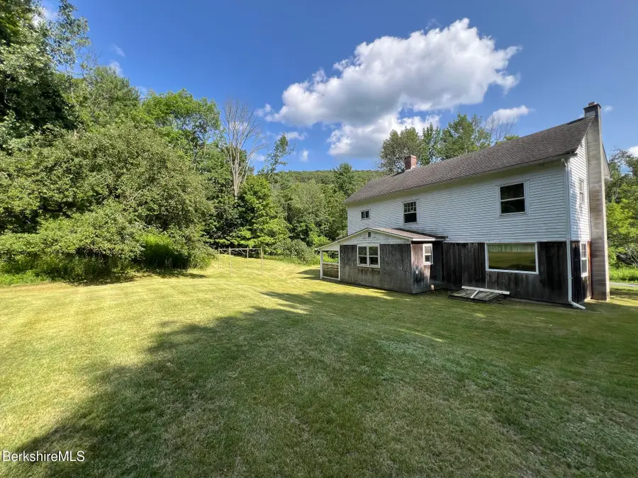 5 Apple St, Stockbridge, MA 01262 - #2