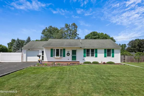 30 Joan Dr, Pittsfield, MA 01201