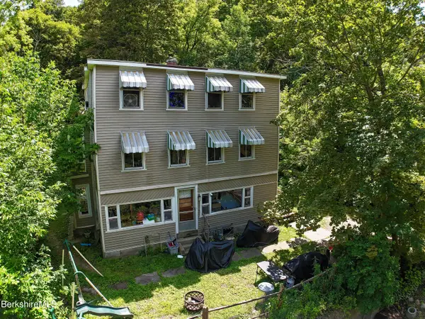 54 Richview Ave, North Adams, MA 01247